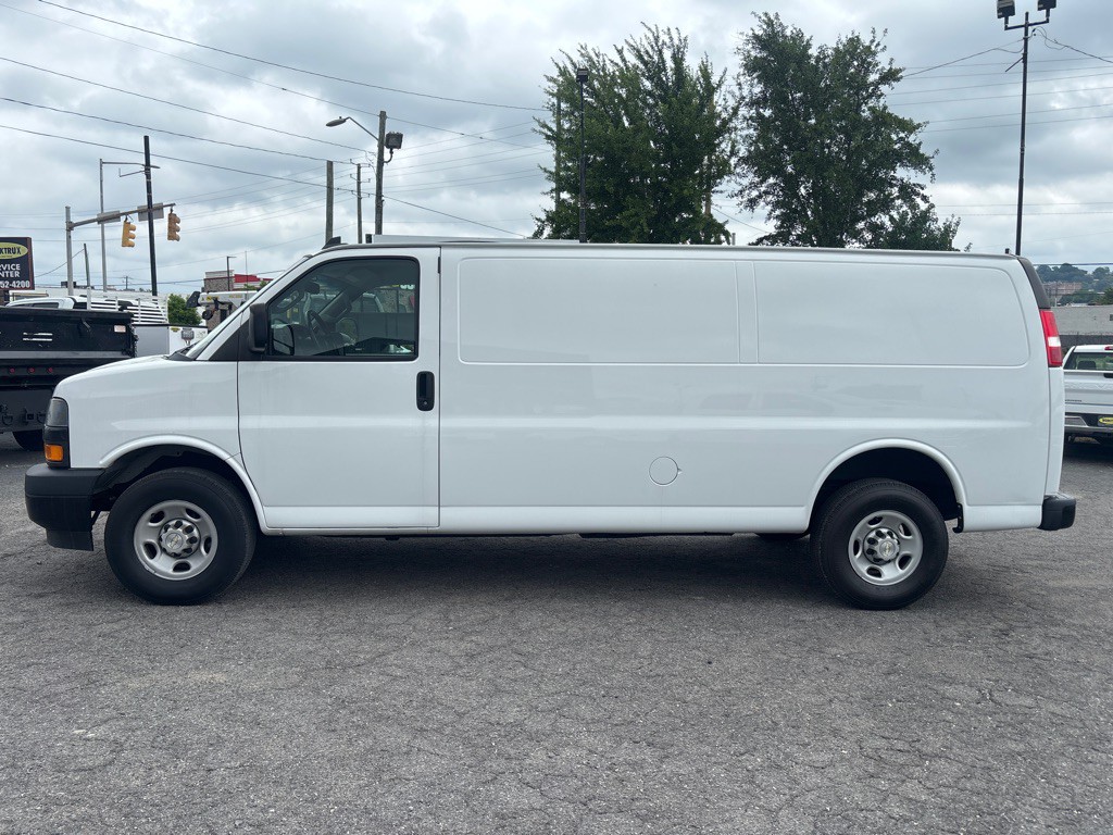 2022 Chevrolet Express Image 2