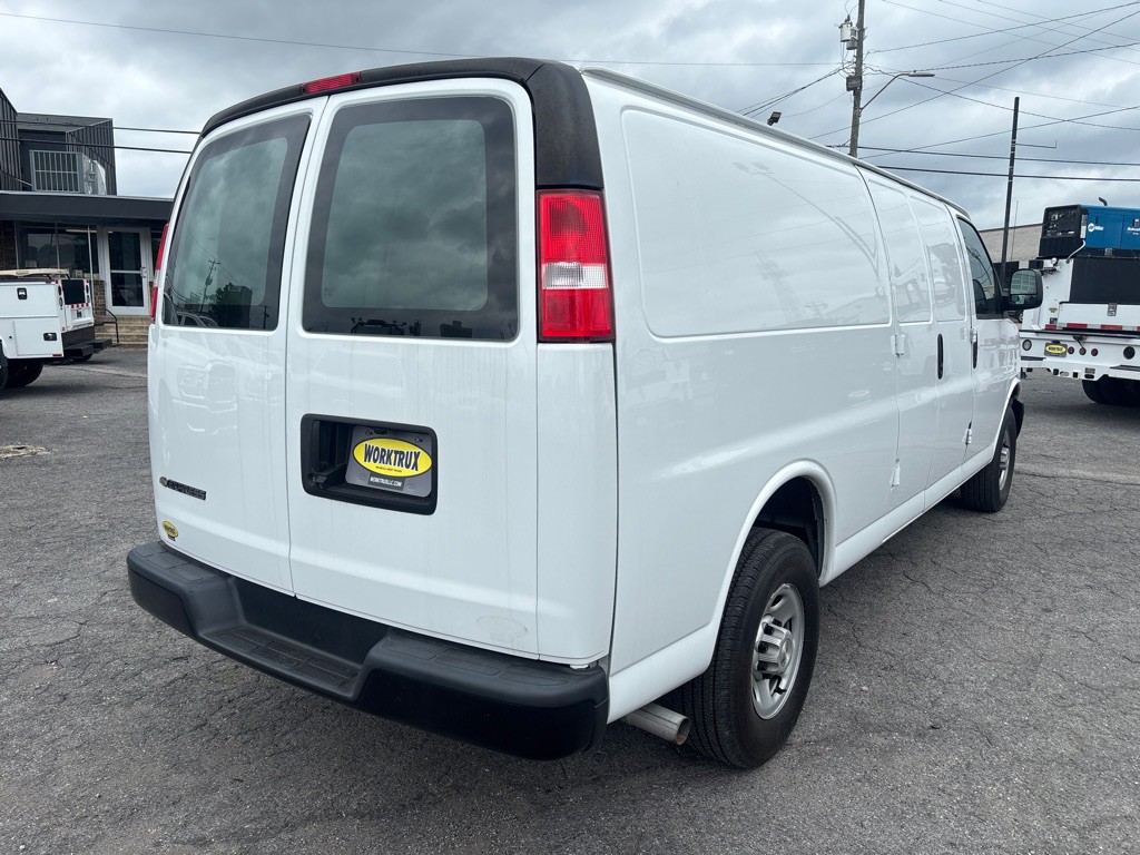 2022 Chevrolet Express Image 5
