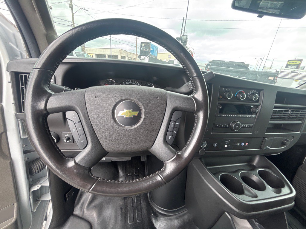 2022 Chevrolet Express Image 11