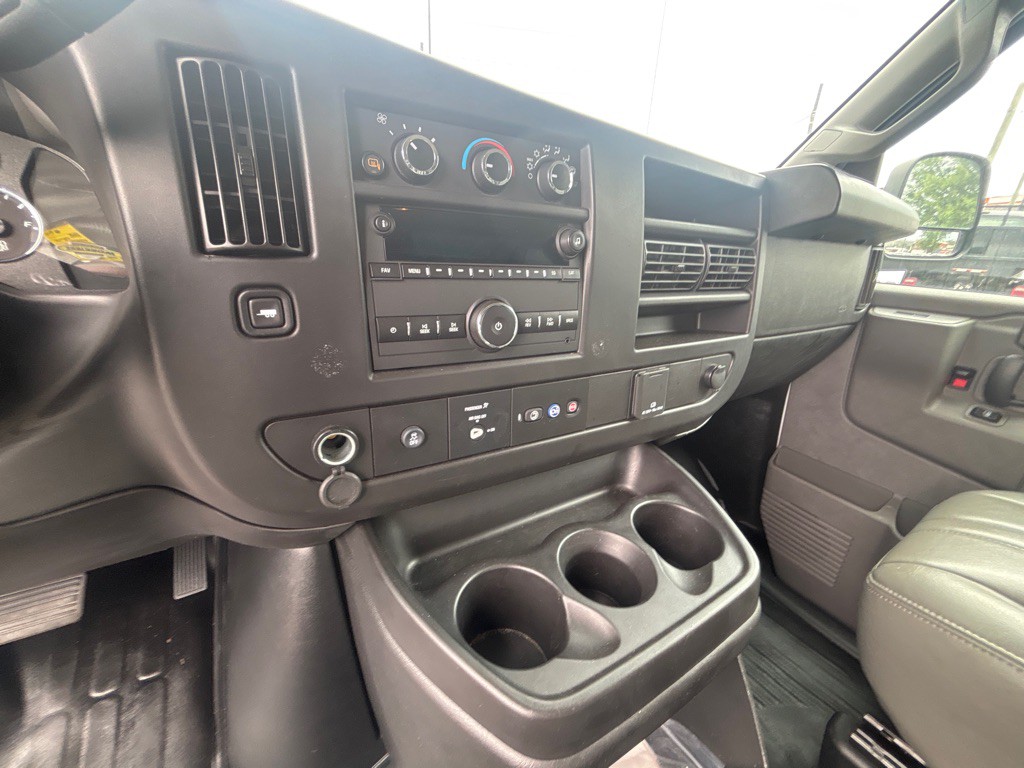 2022 Chevrolet Express Image 14