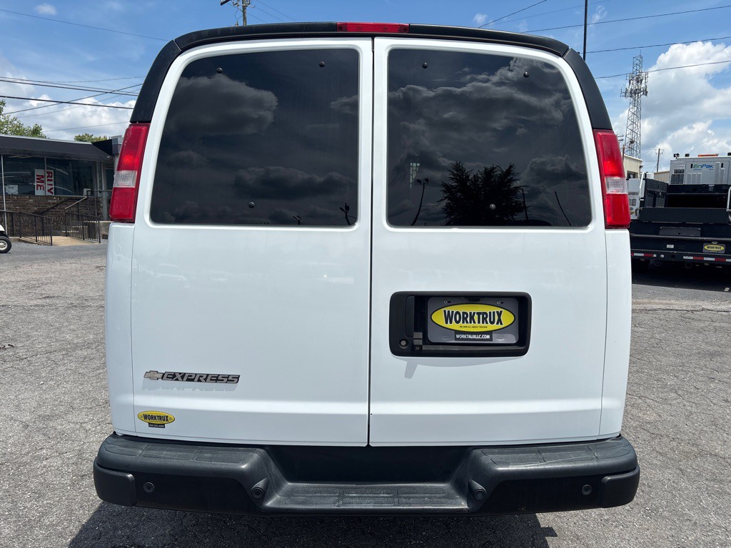 2020 Chevrolet Express Image 10