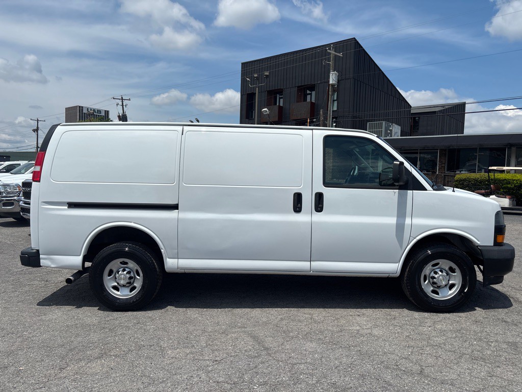 2020 Chevrolet Express Image 12