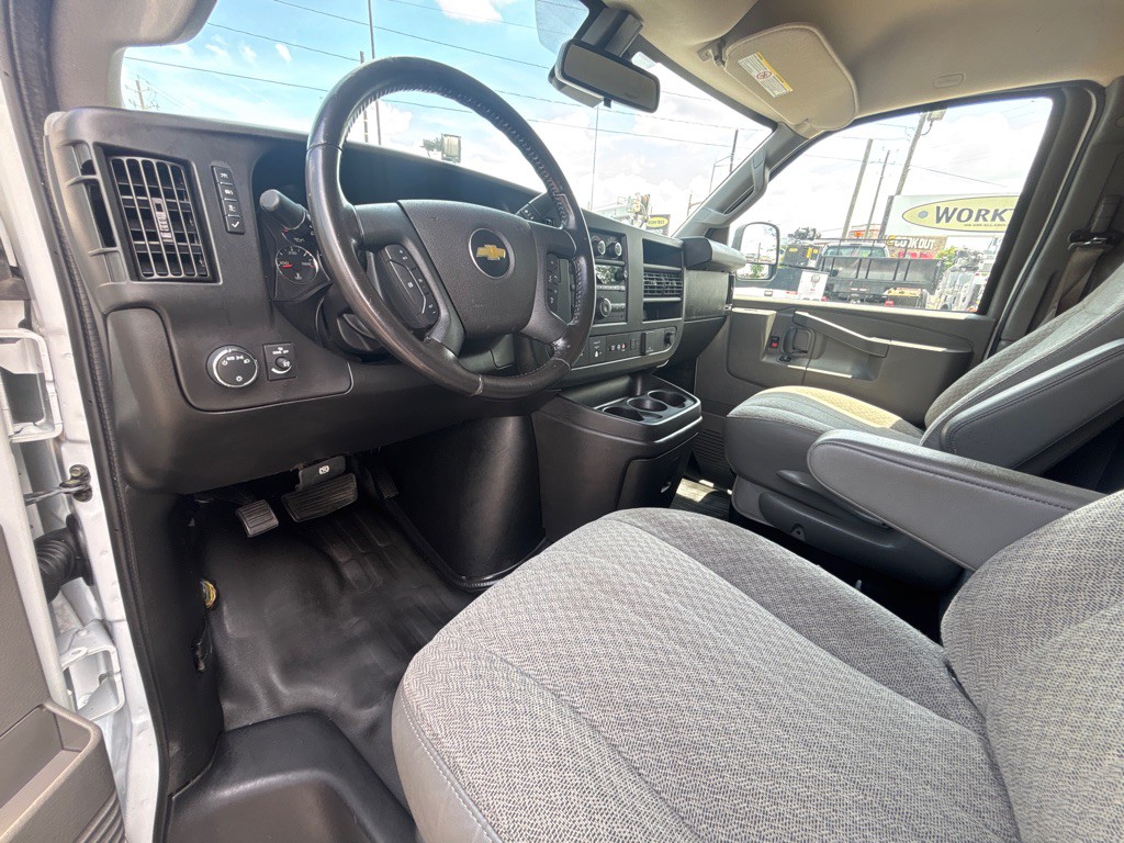 2020 Chevrolet Express Image 15