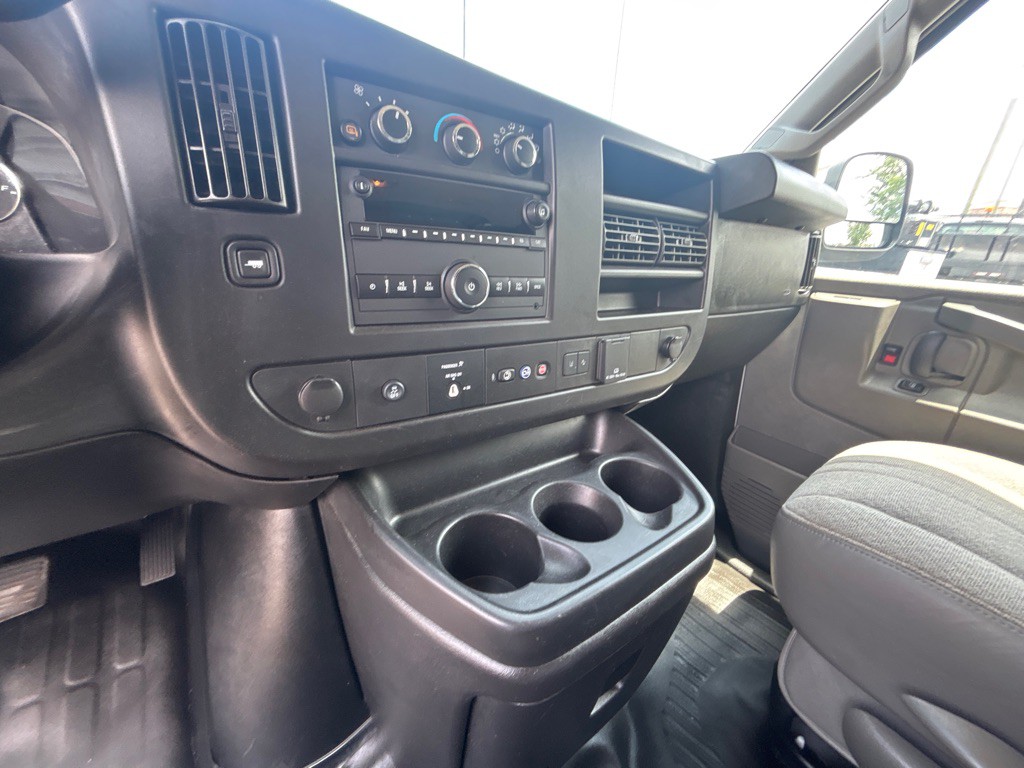 2020 Chevrolet Express Image 20