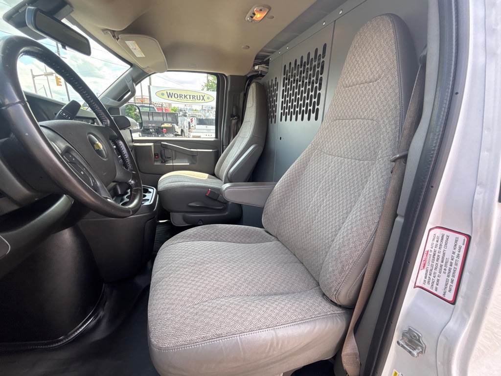 2020 Chevrolet Express Image 22