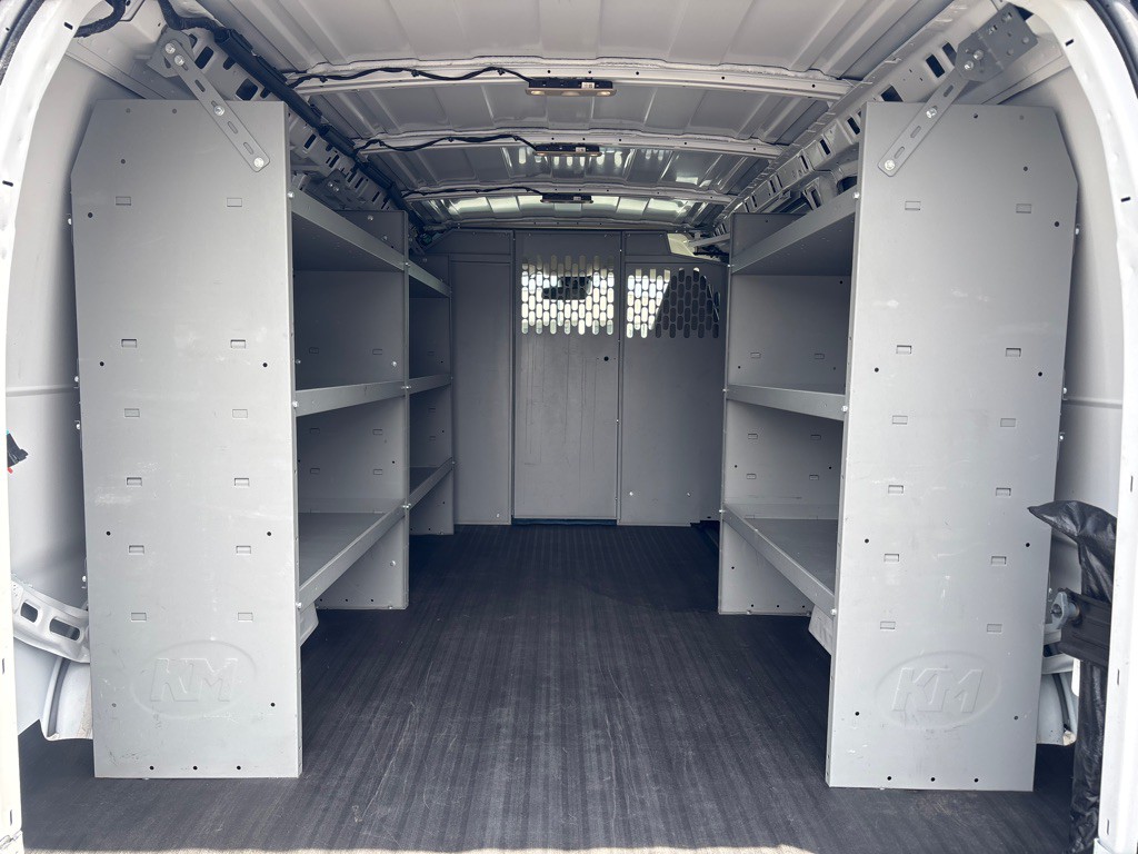 2020 Chevrolet Express Image 25
