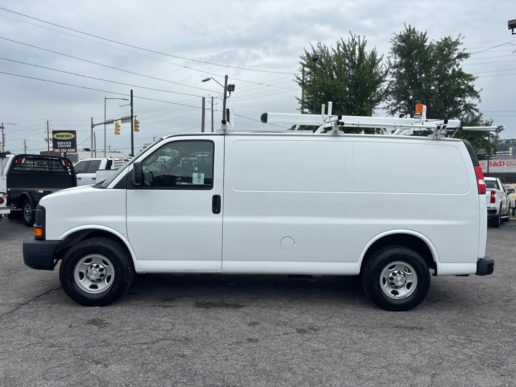 2016 Chevrolet Express Image 2