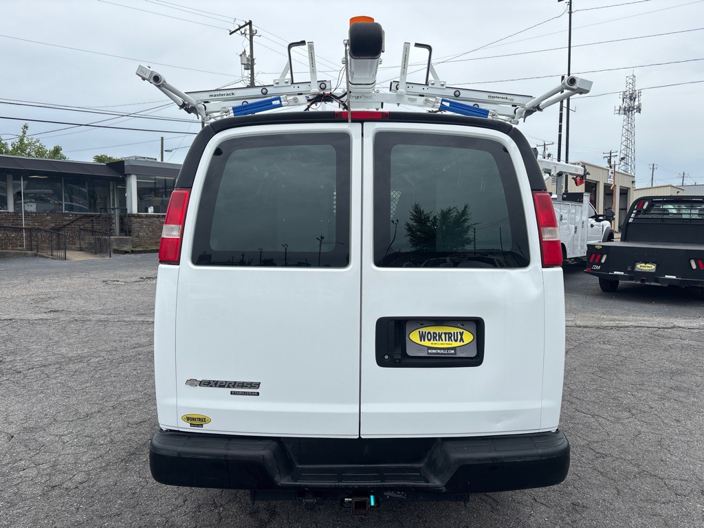 2016 Chevrolet Express Image 4
