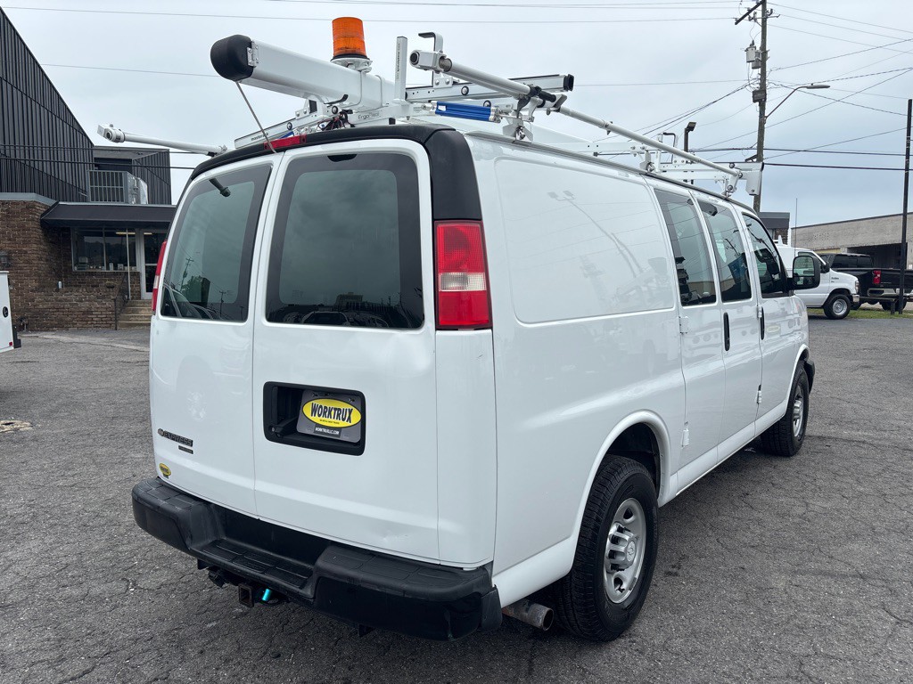 2016 Chevrolet Express Image 5