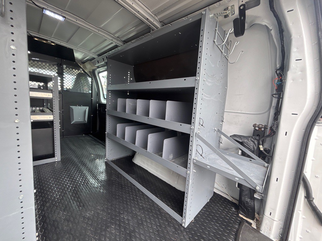 2016 Chevrolet Express Image 20