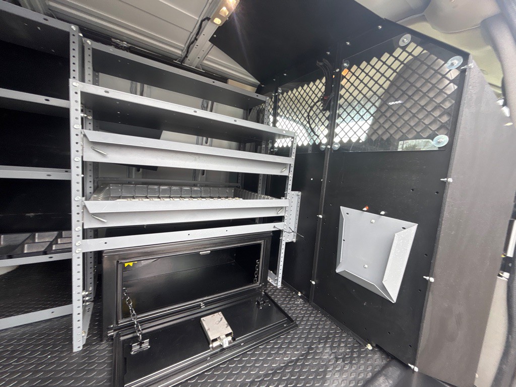 2016 Chevrolet Express Image 23