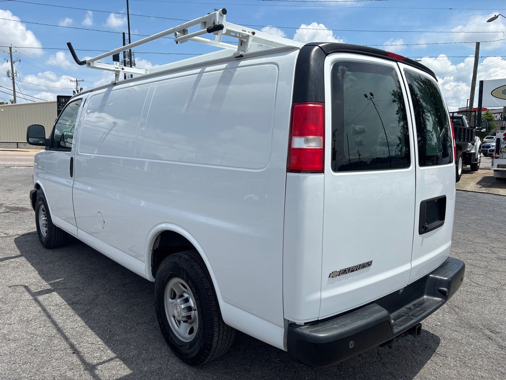 2019 Chevrolet Express Image 3