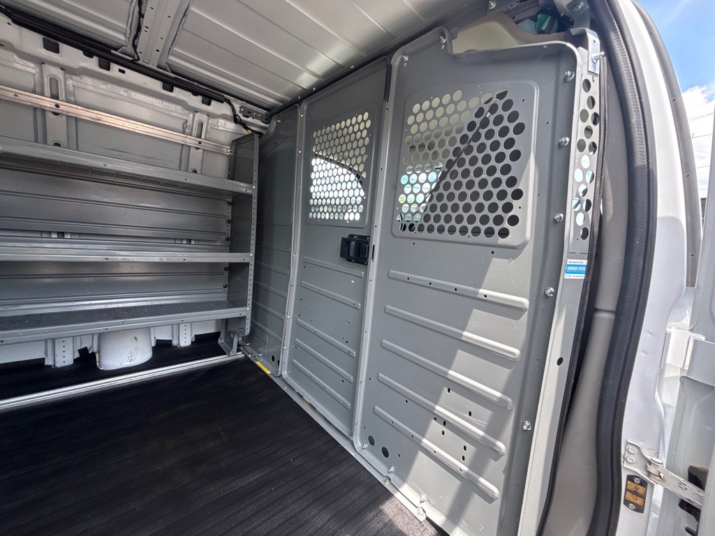 2019 Chevrolet Express Image 22