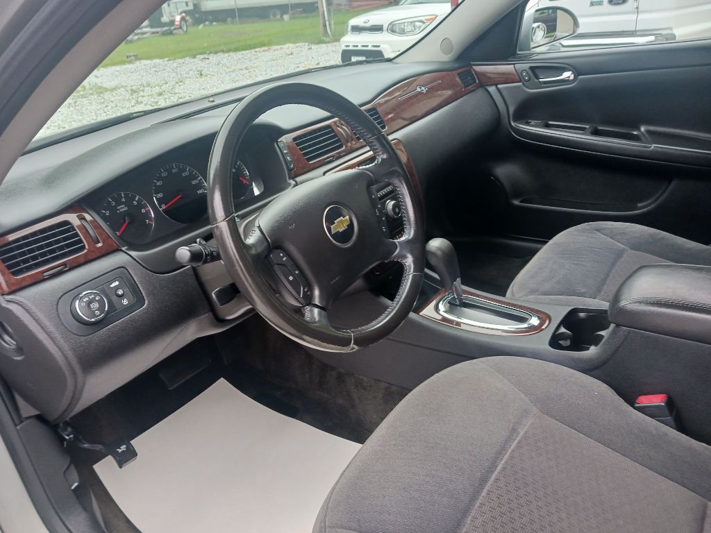 2011 Chevrolet Impala Image 7