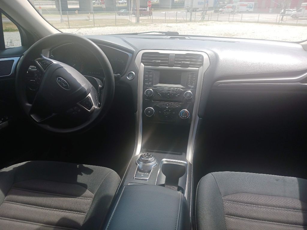 2017 Ford Fusion Image 12