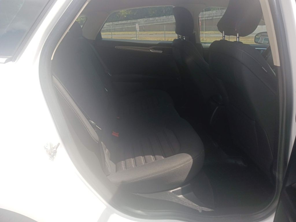 2017 Ford Fusion Image 2