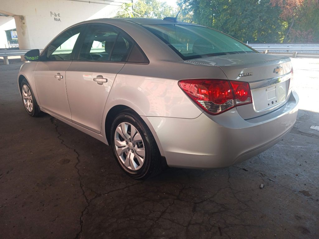 2015 Chevrolet Cruze Image 4