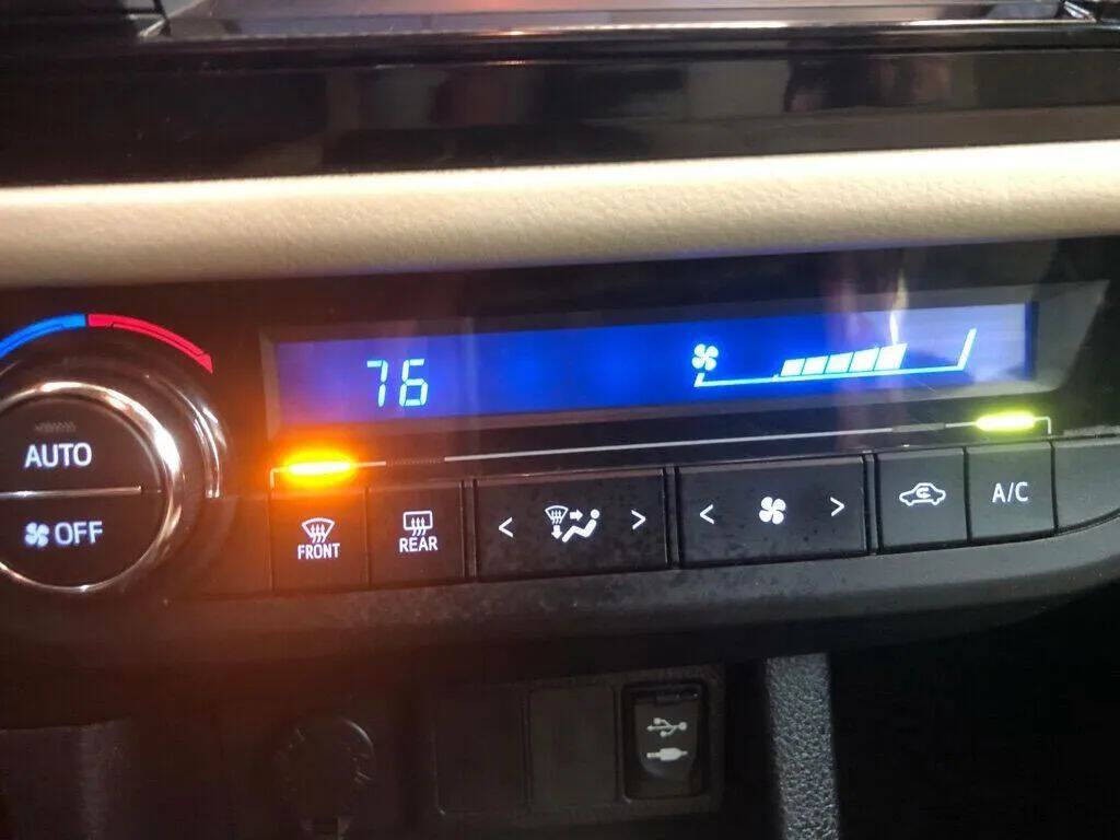 2014 Toyota Corolla Image 16