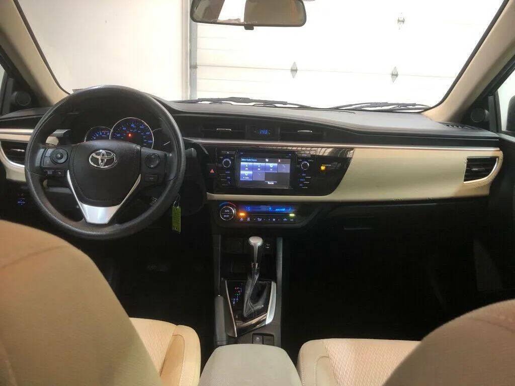 2014 Toyota Corolla Image 19