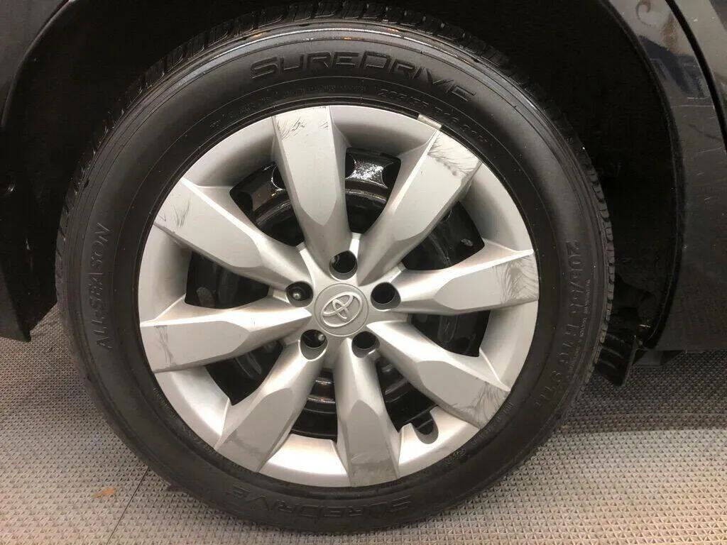 2014 Toyota Corolla Image 28