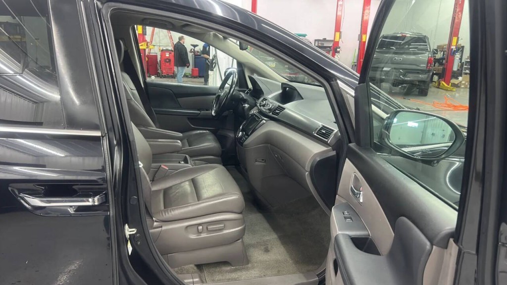 2014 Honda Odyssey Image 28