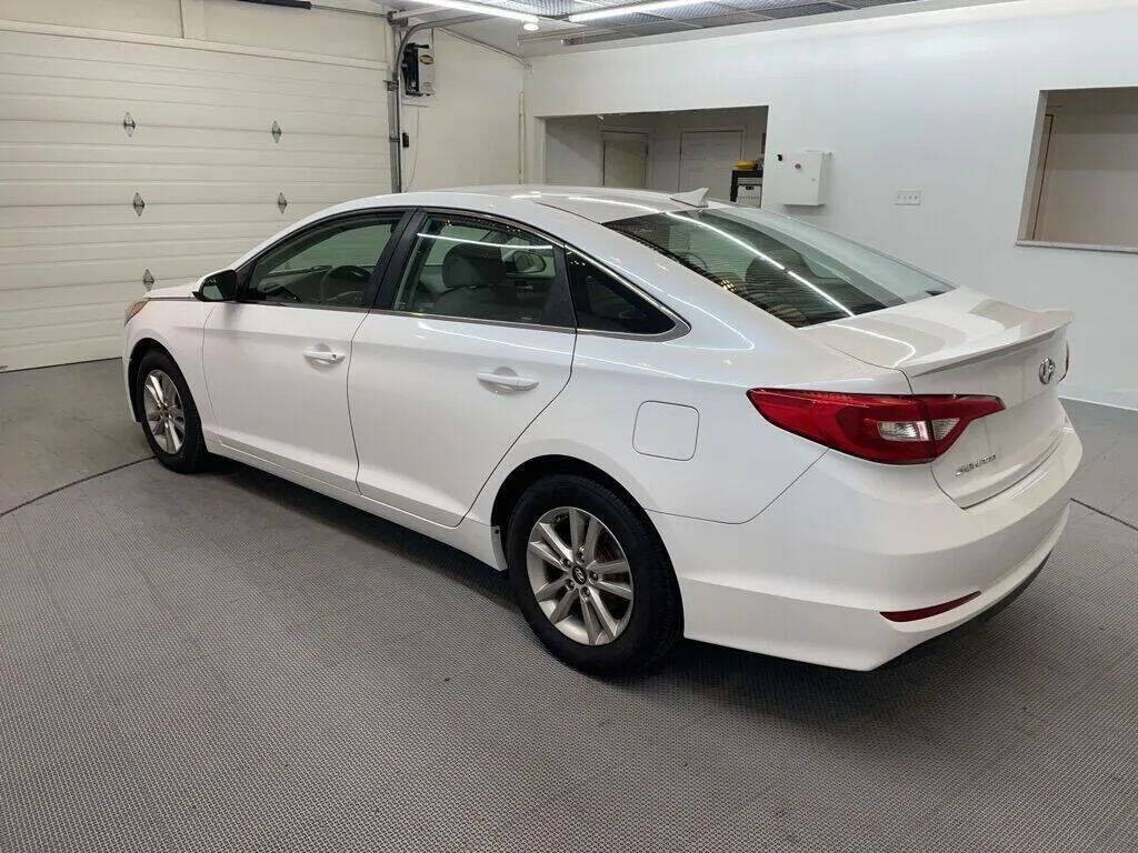 2015 Hyundai Sonata Image 2