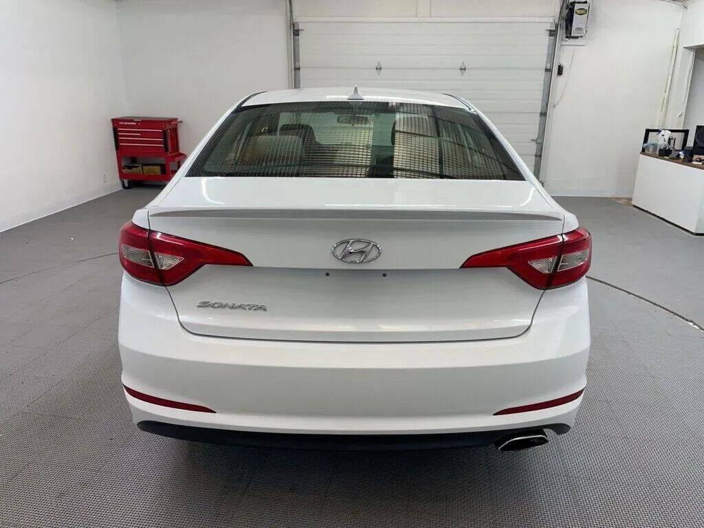 2015 Hyundai Sonata Image 3