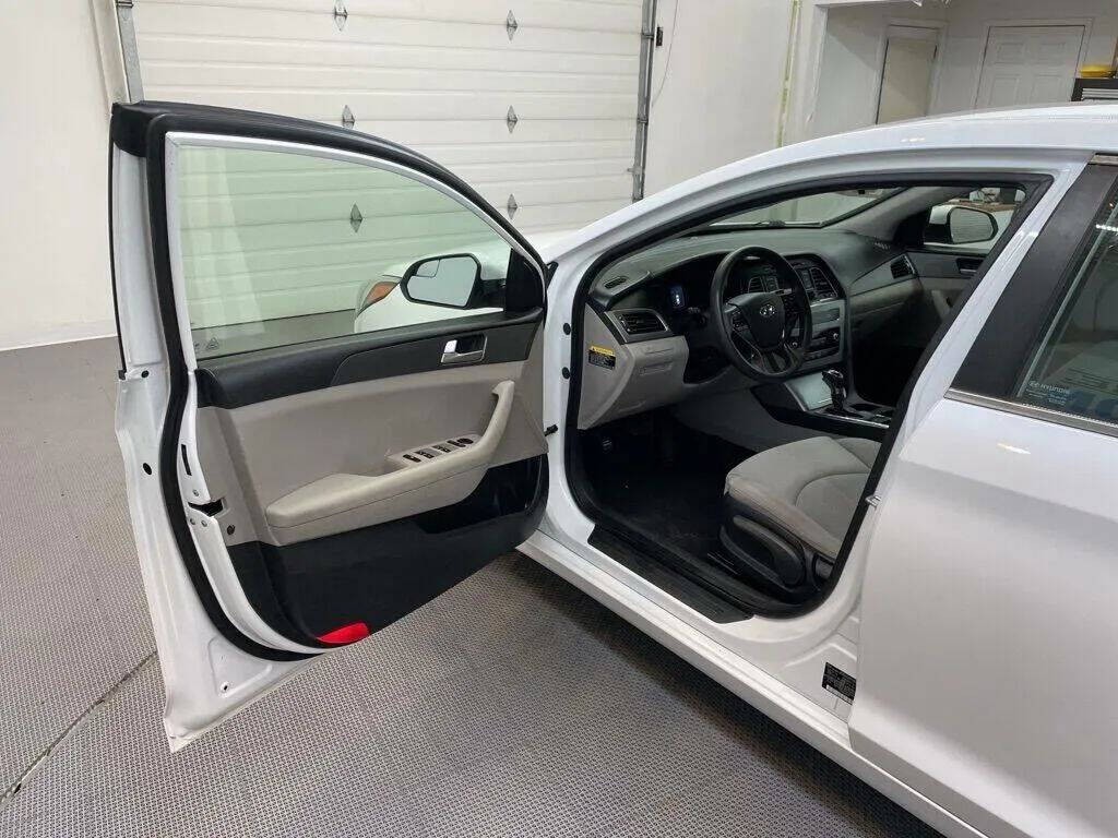 2015 Hyundai Sonata Image 9