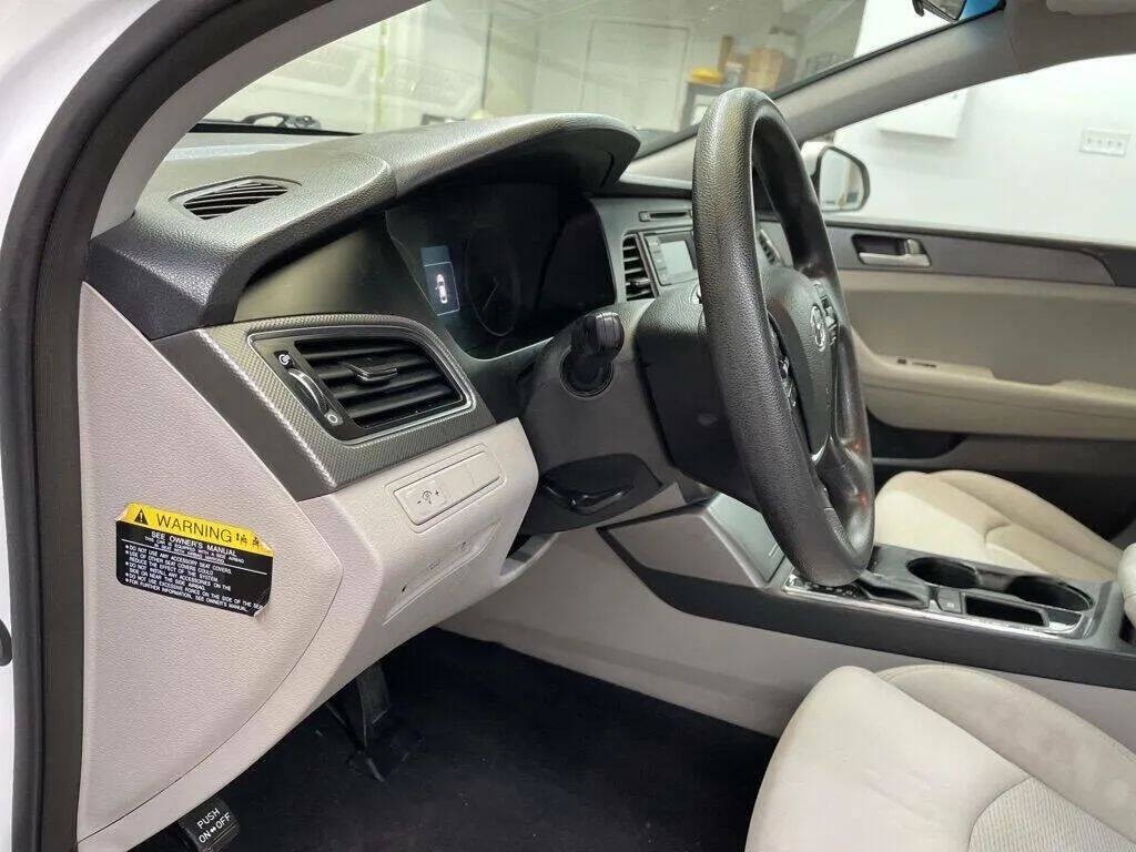 2015 Hyundai Sonata Image 12