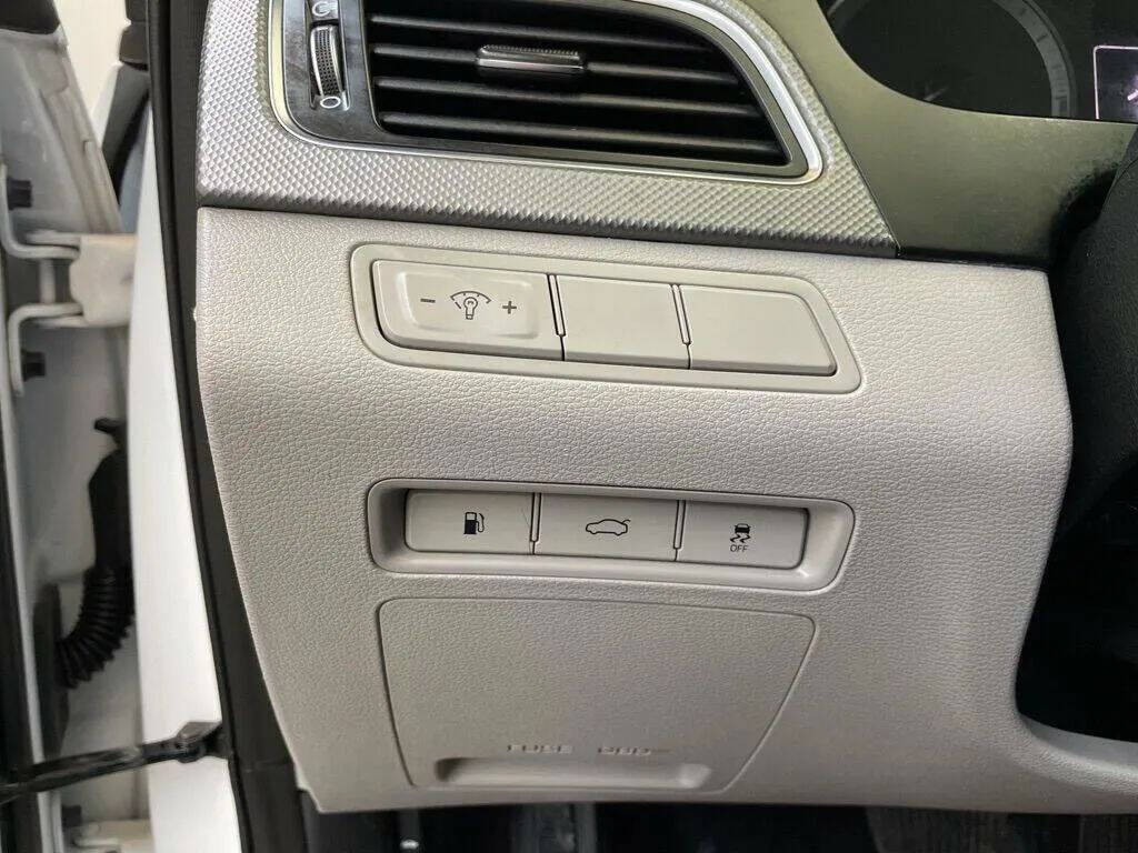 2015 Hyundai Sonata Image 13