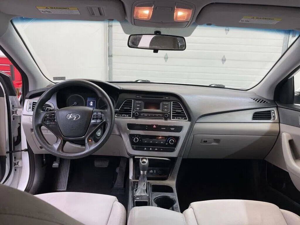 2015 Hyundai Sonata Image 22