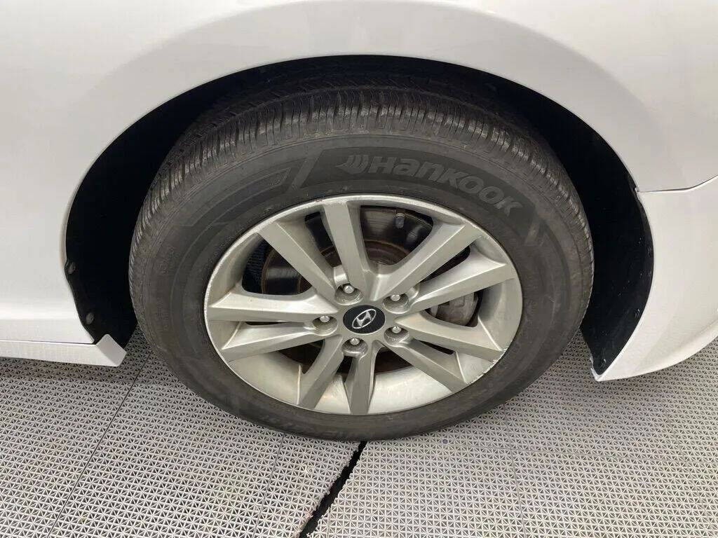 2015 Hyundai Sonata Image 30