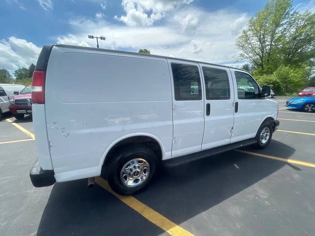 2014 GMC Savana Image 4