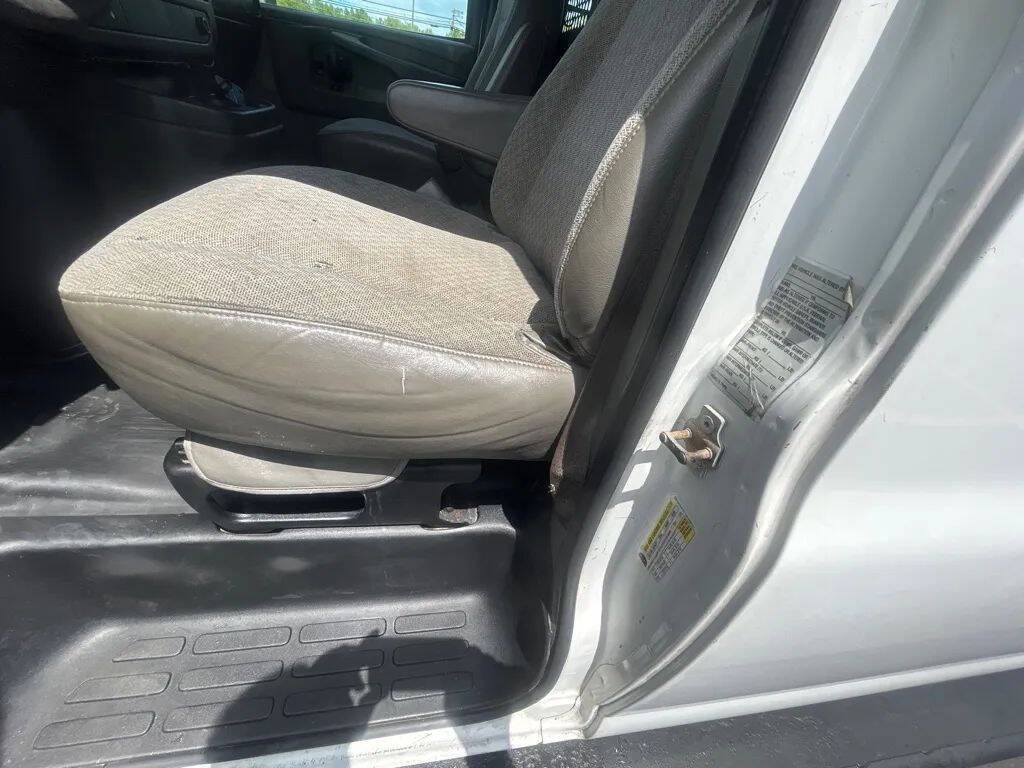 2014 GMC Savana Image 10