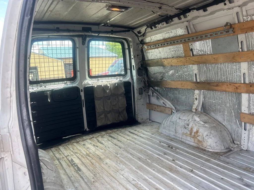 2014 GMC Savana Image 23