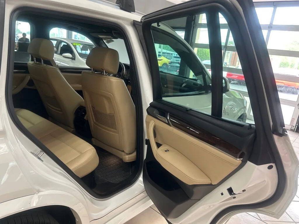 2017 BMW X3 Image 24