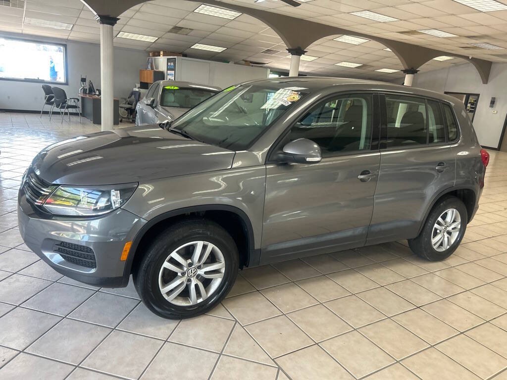 2012 Volkswagen Tiguan Image 1
