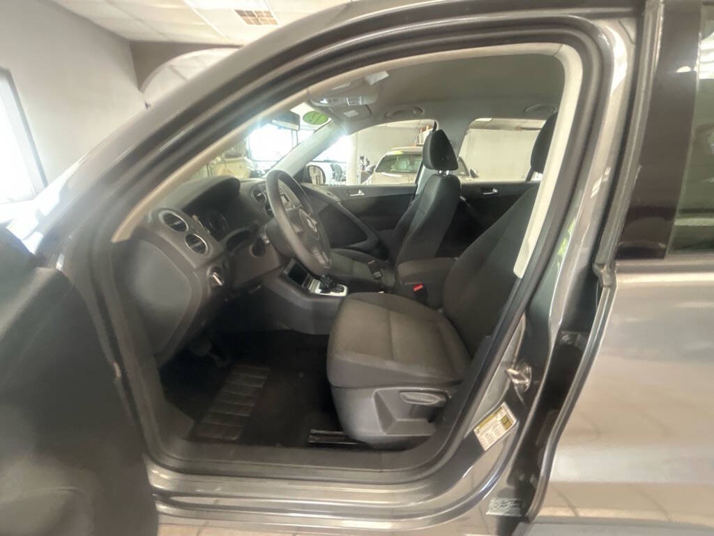 2012 Volkswagen Tiguan Image 12