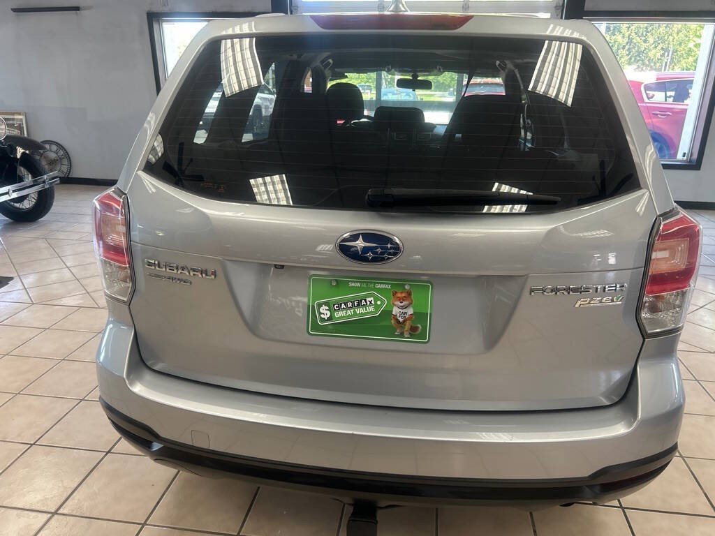 2017 Subaru Forester Image 3