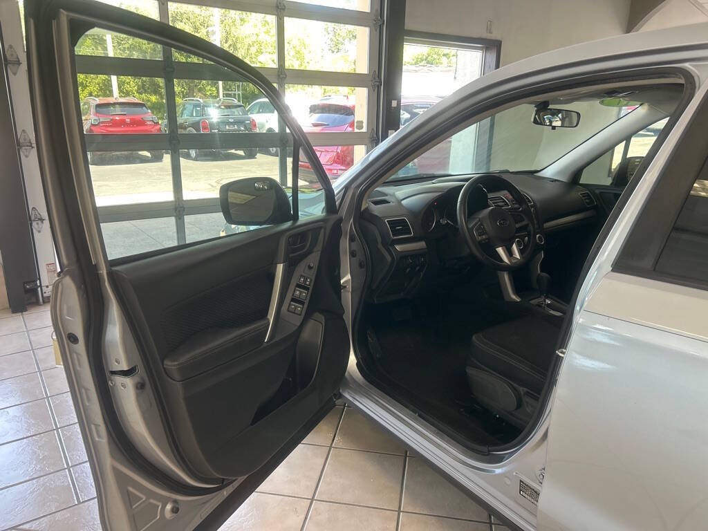 2017 Subaru Forester Image 9