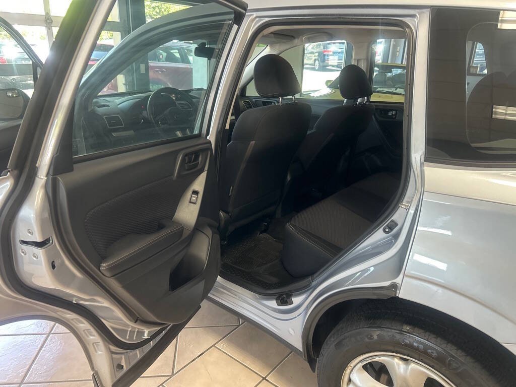 2017 Subaru Forester Image 22