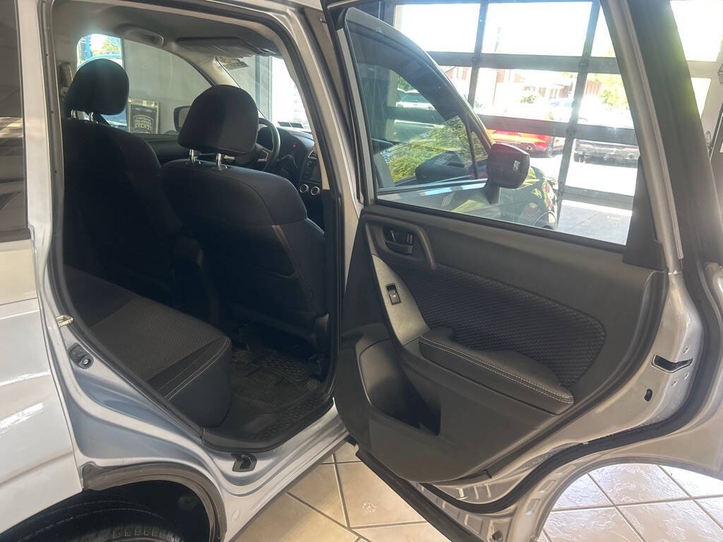 2017 Subaru Forester Image 26