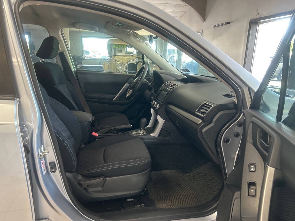 2017 Subaru Forester Image 29