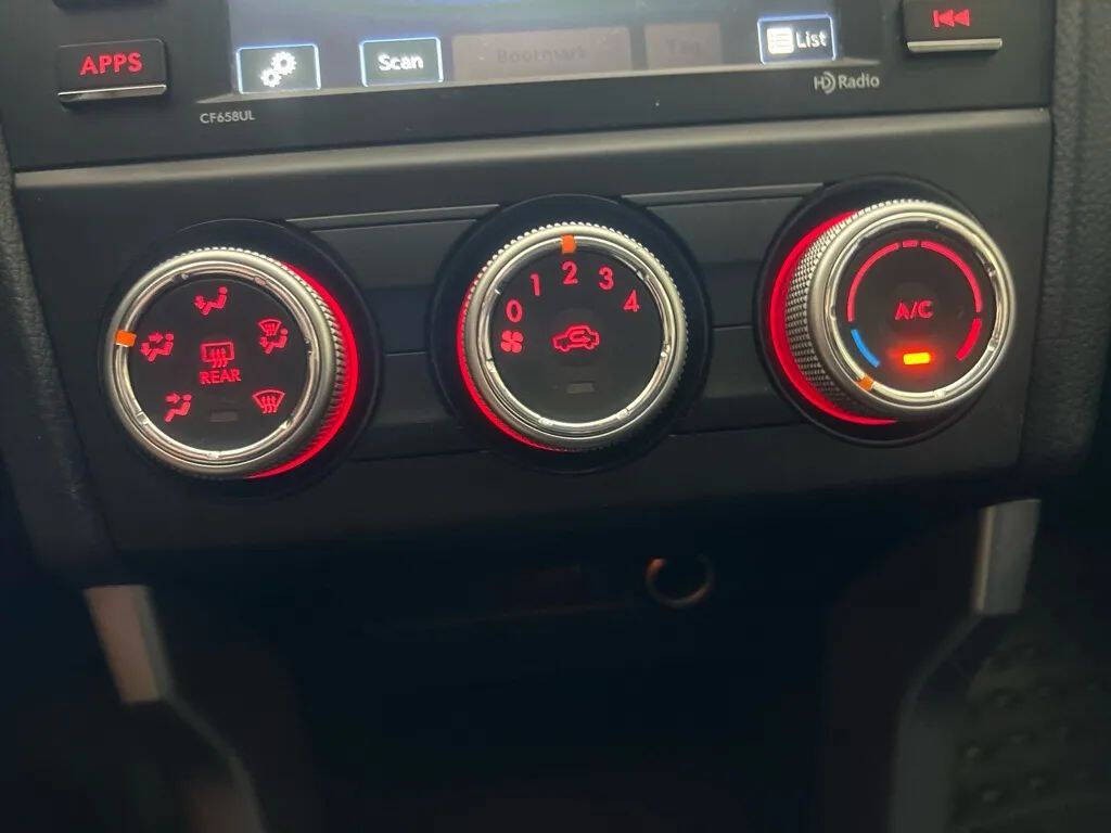 2017 Subaru Forester Image 17