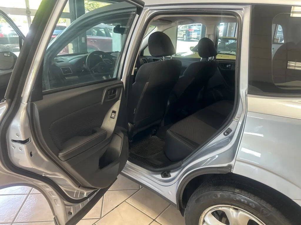 2017 Subaru Forester Image 22