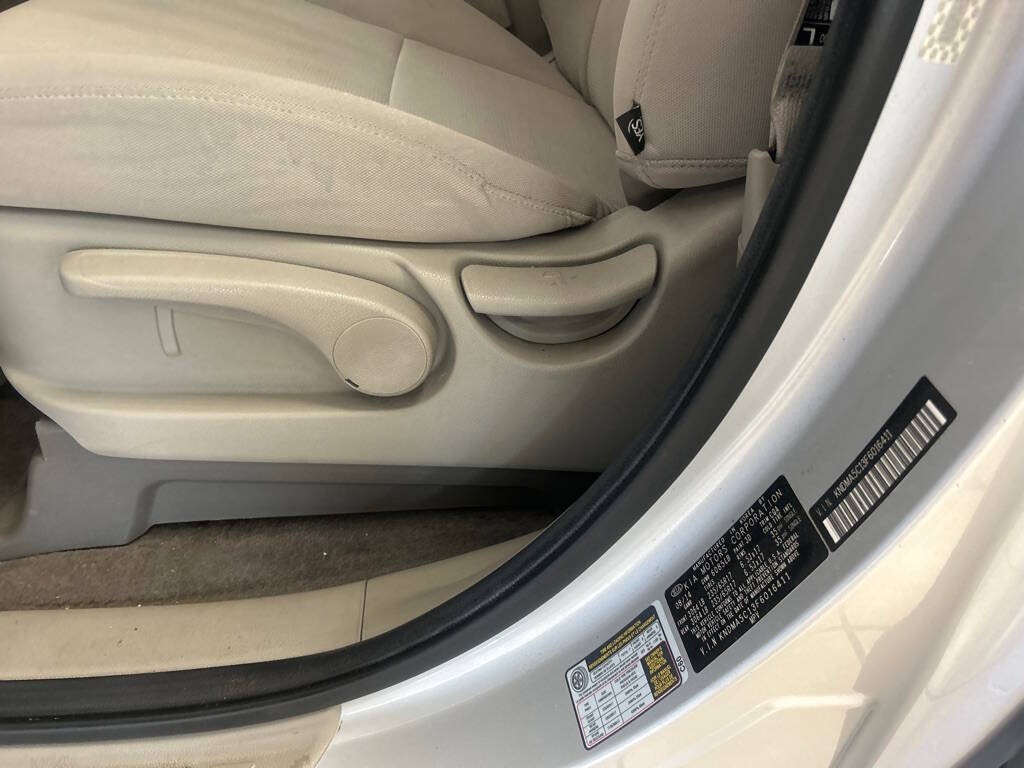 2015 Kia Sedona Image 10