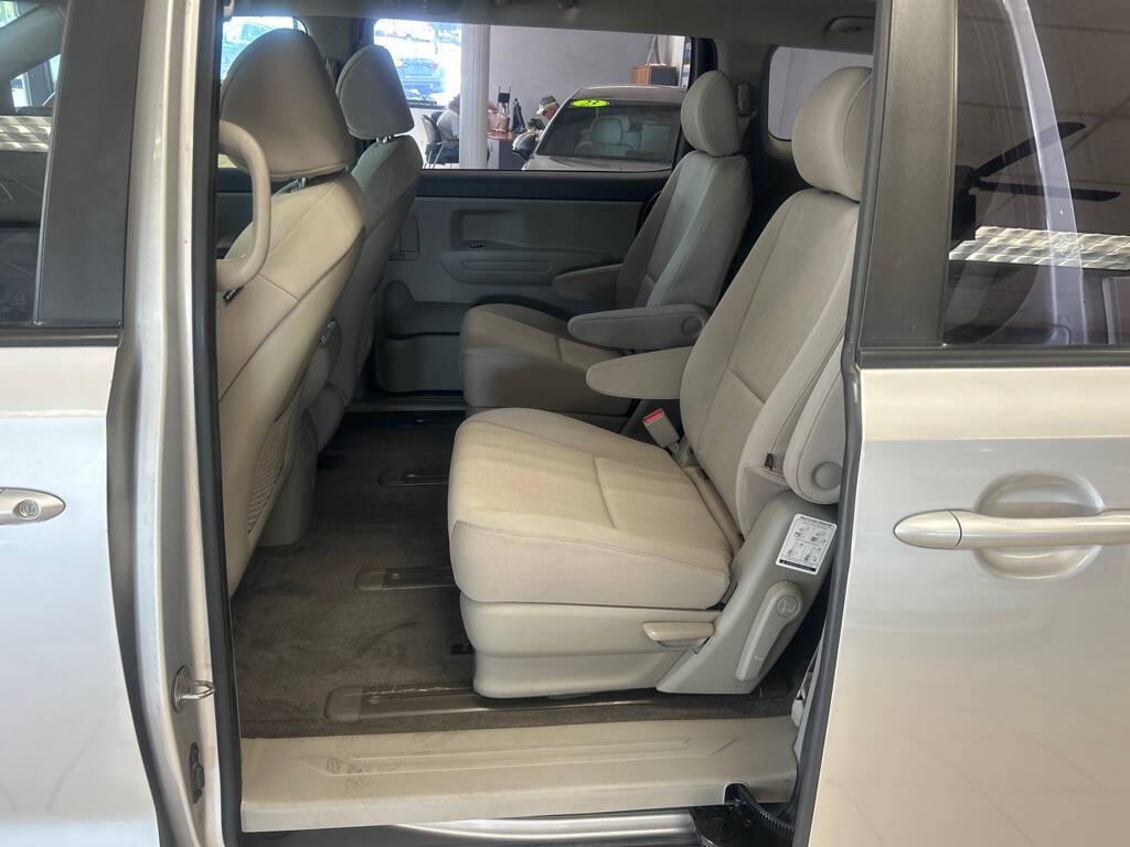 2015 Kia Sedona Image 21