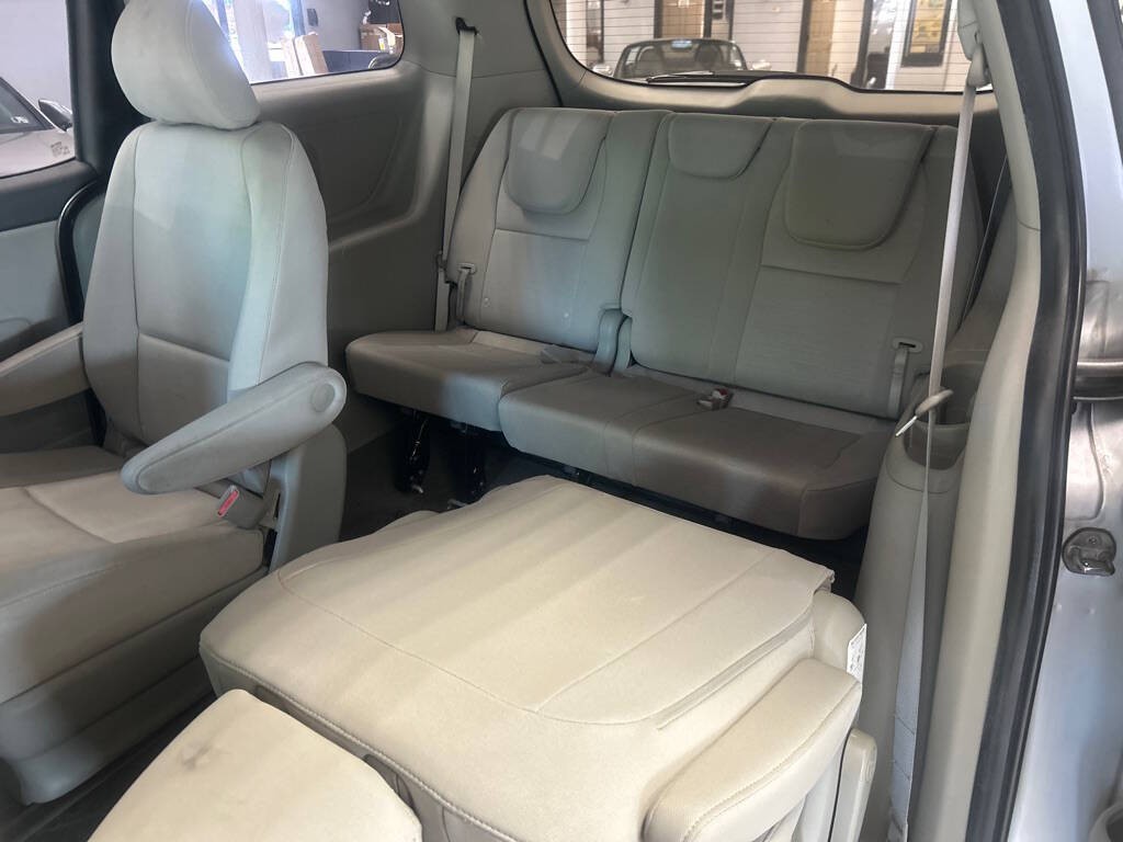 2015 Kia Sedona Image 23