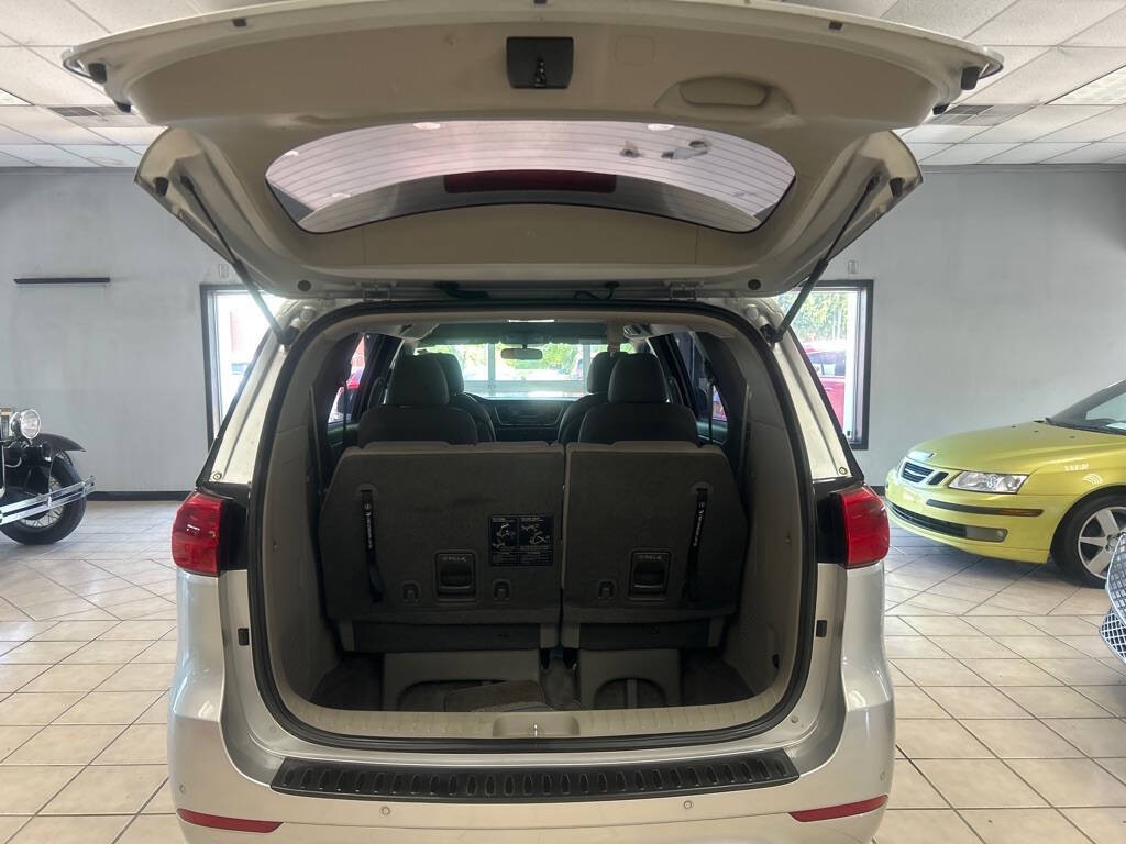 2015 Kia Sedona Image 24