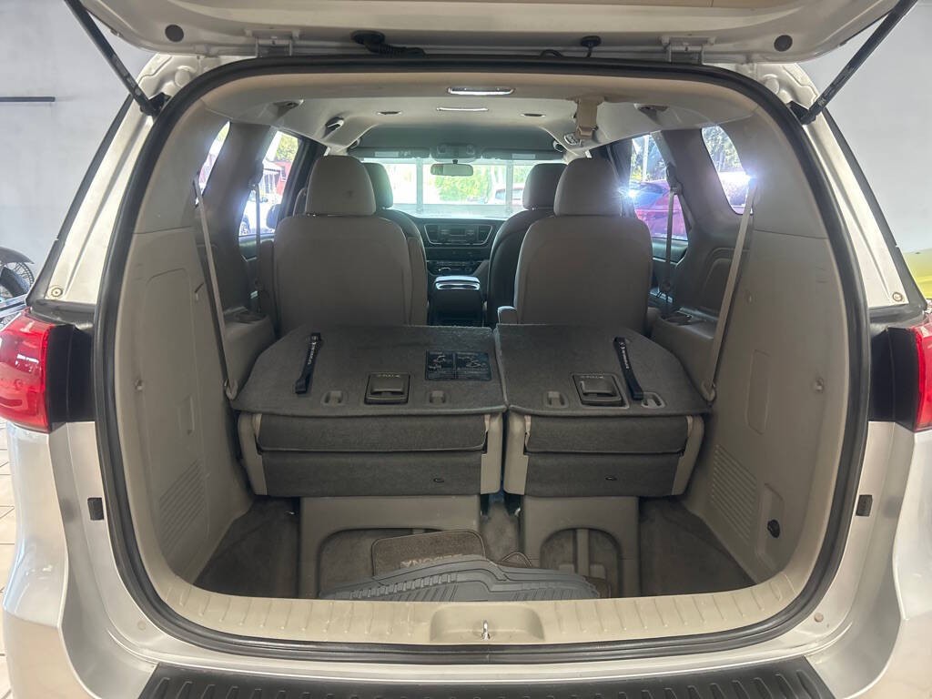 2015 Kia Sedona Image 25